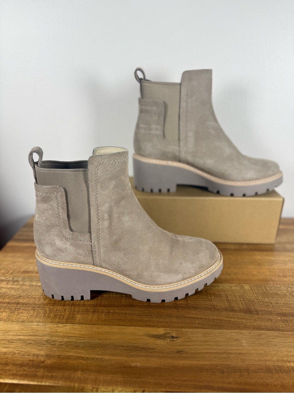 Dolce Vita Huey Tan Suede Lug Sole Chelsea Booties Size 7.5